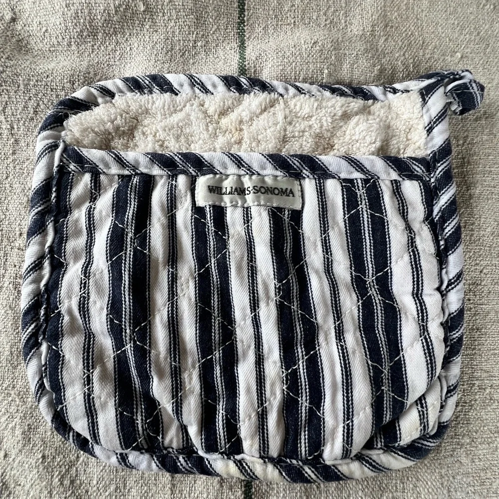 Williams Sonoma Navy and White Striped Oven Mitt and Pot Holder Set​